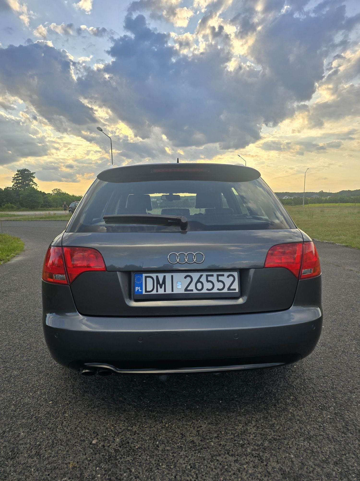 Audi a4 b7 2.0 tdi s line  140 km