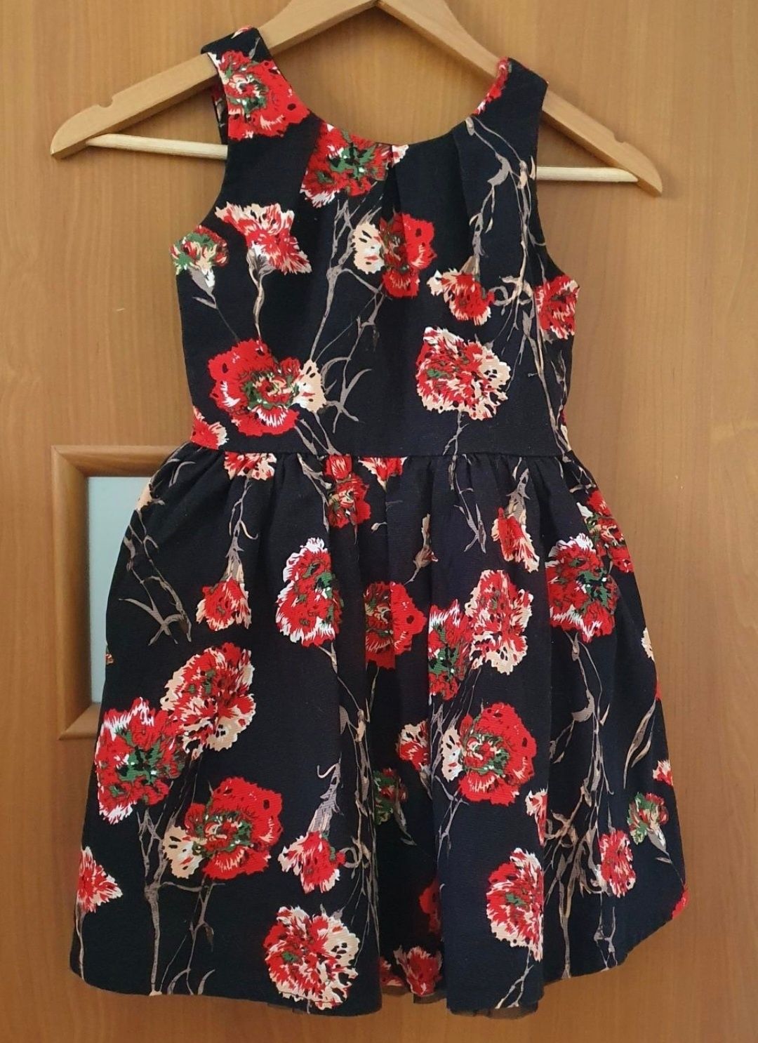 Czarna wyjściowa sukienka Ilovegirlswear r. 128 kwiaty