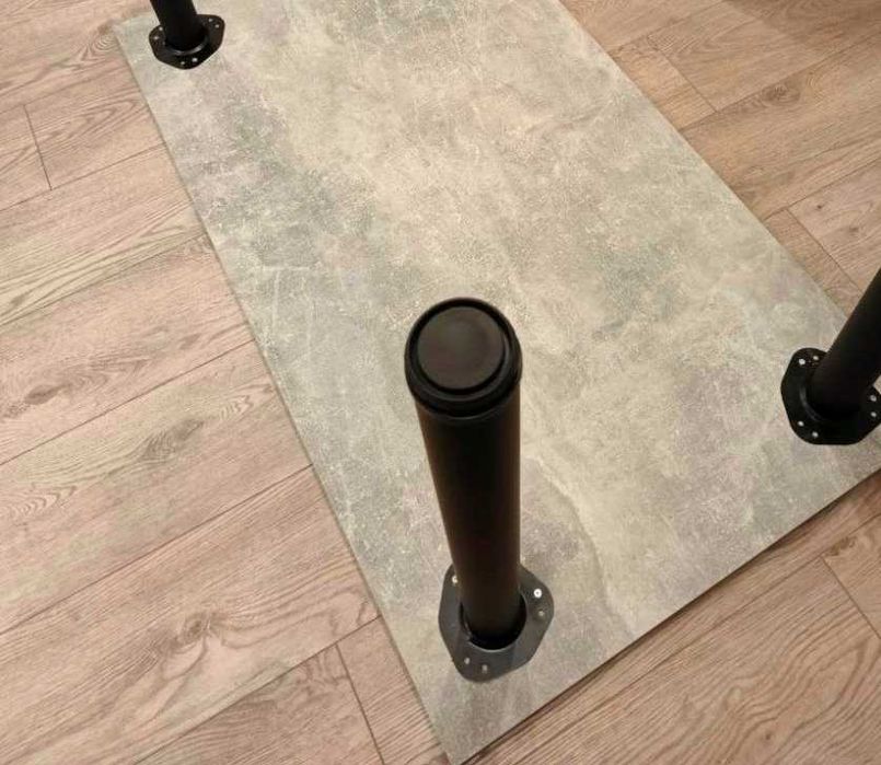 Новий кухонний стіл - практичність та сучасний дизайн