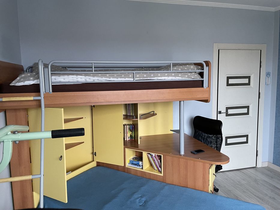 Ліжко двох ярусне