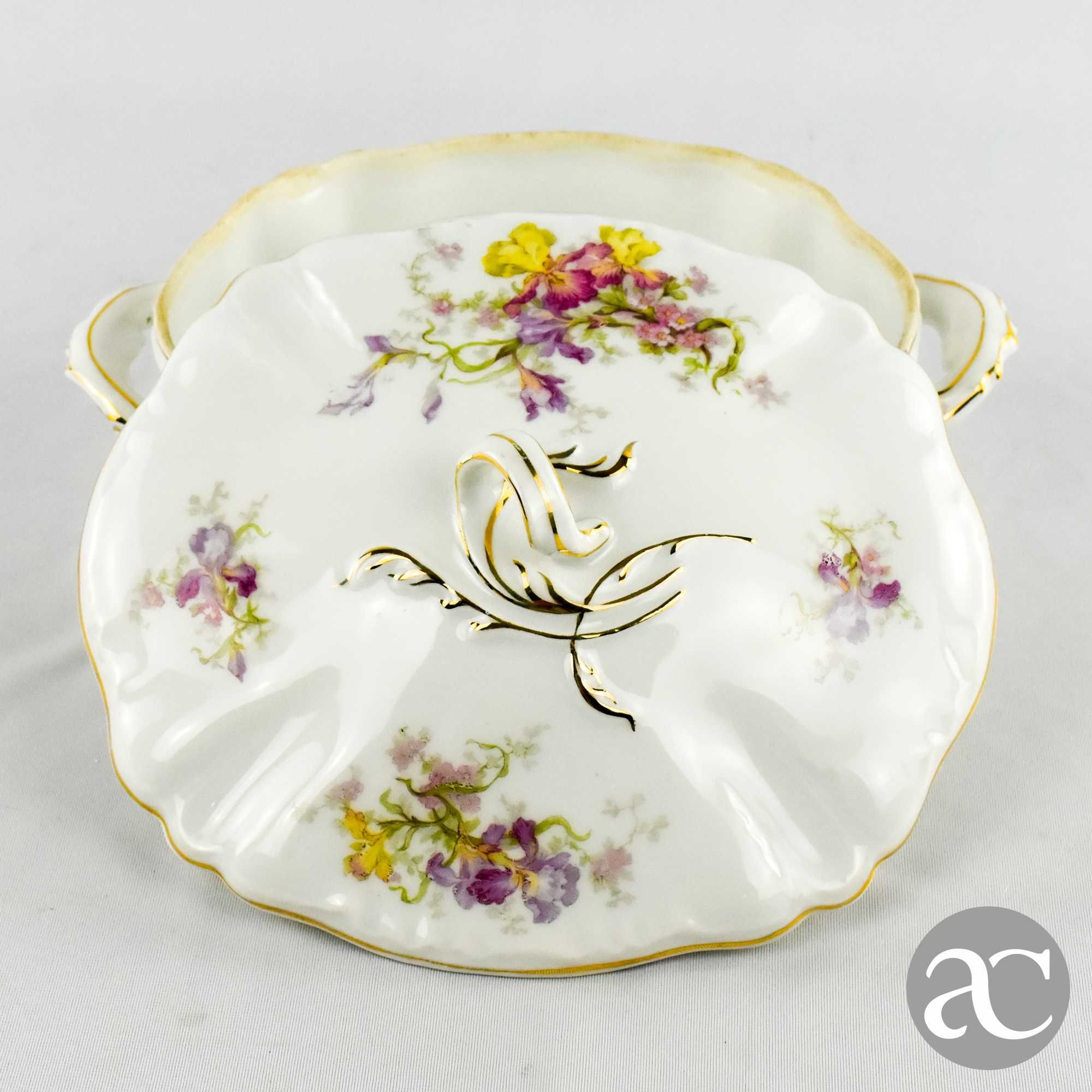 Terrina em Porcelana Vista Alegre entre 1881 e 1921