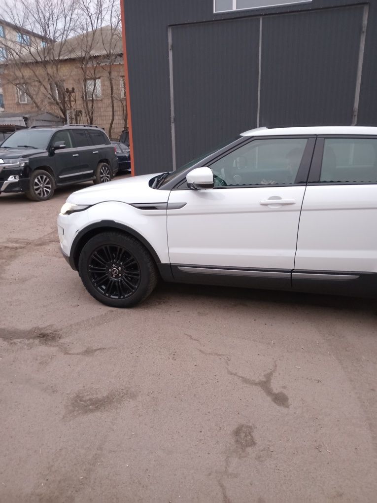 Land Rover Range Rover Evoque 2.2 d sd4 190к.с