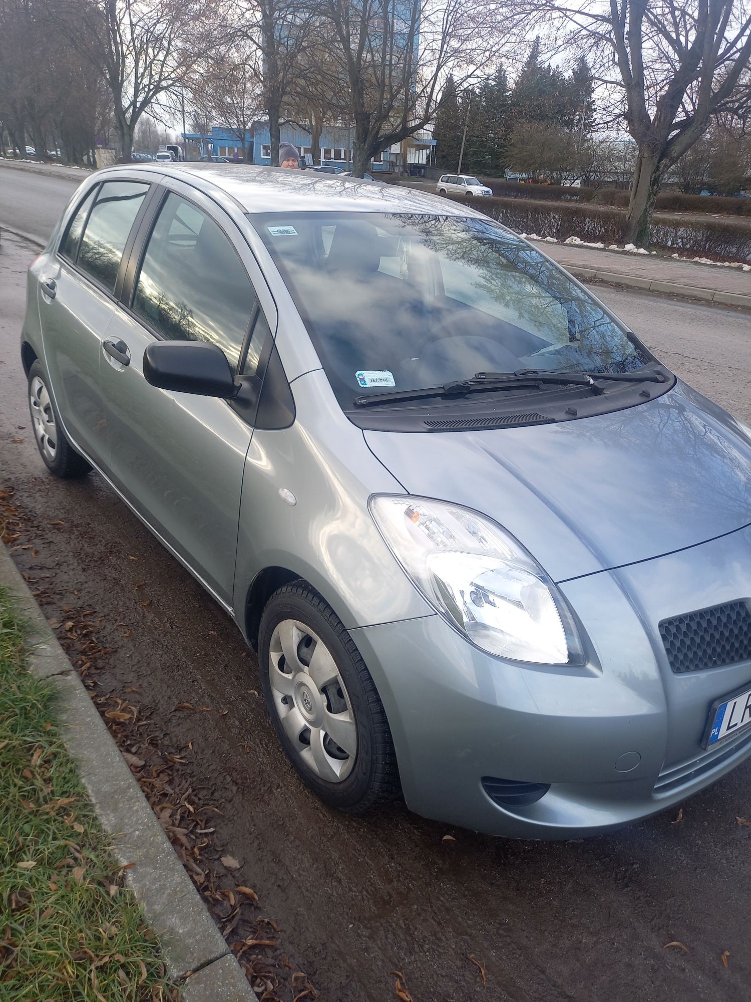 Sprzedam toyote yaris