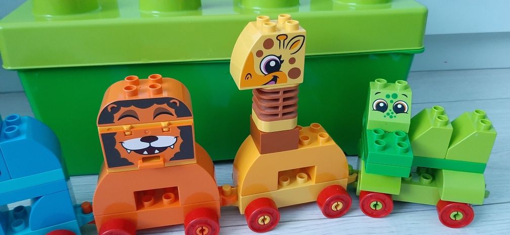 Lego Duplo zwierzątka + skrzynka lego 10863