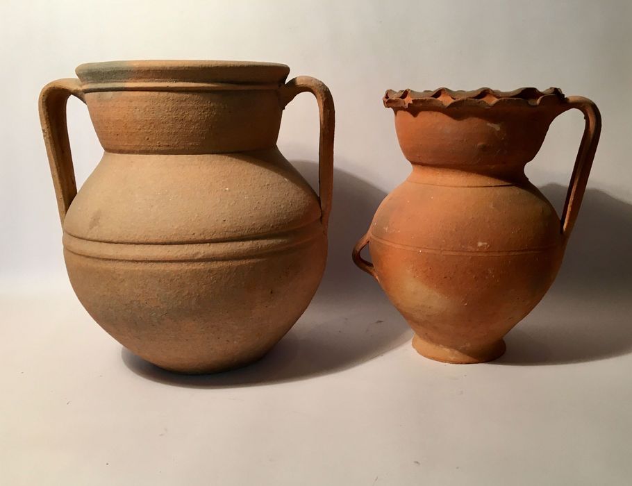2 CÂNTAROS - antigos - pequenos - altura: 22 e 20 cm/s