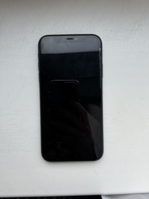 IPhone 11 на 64 GB.