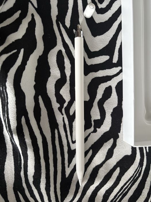 Пропоную стілус першого покоління  Apple Pencil 1