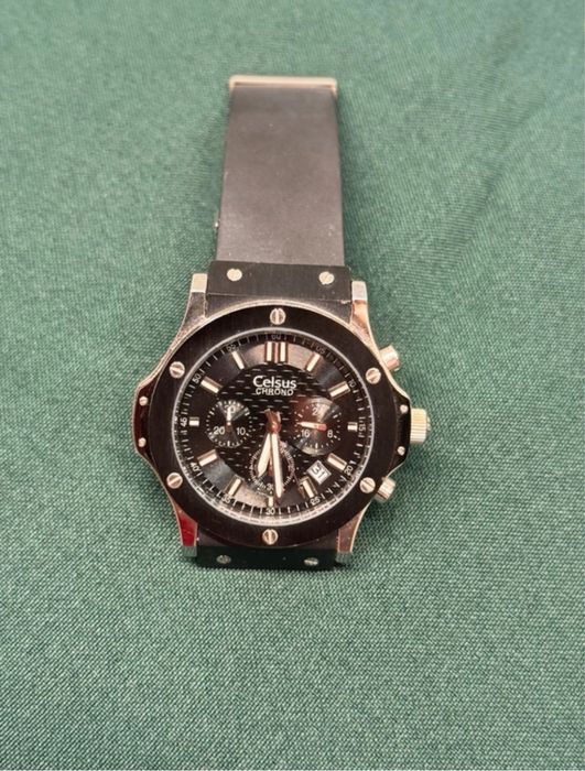 Relógio CELSUS preto unissexo como novo