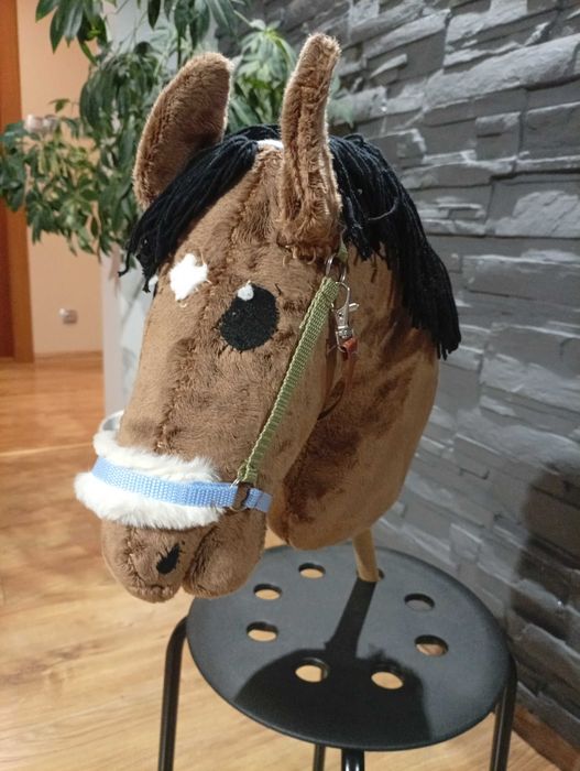 Hobby Horse A3 z kantarem