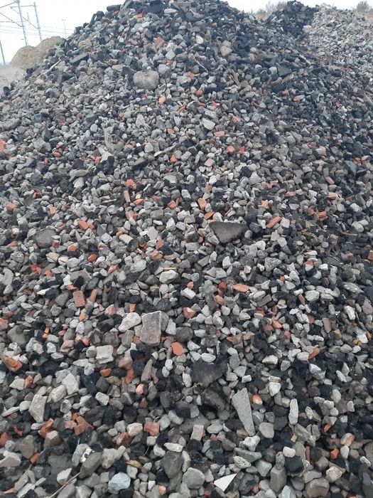 Gruz kruszony , tłuczeń , kruszywo , beton  z transportem