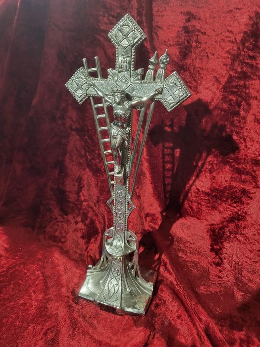 Krzyż symbole Męki pasyjka