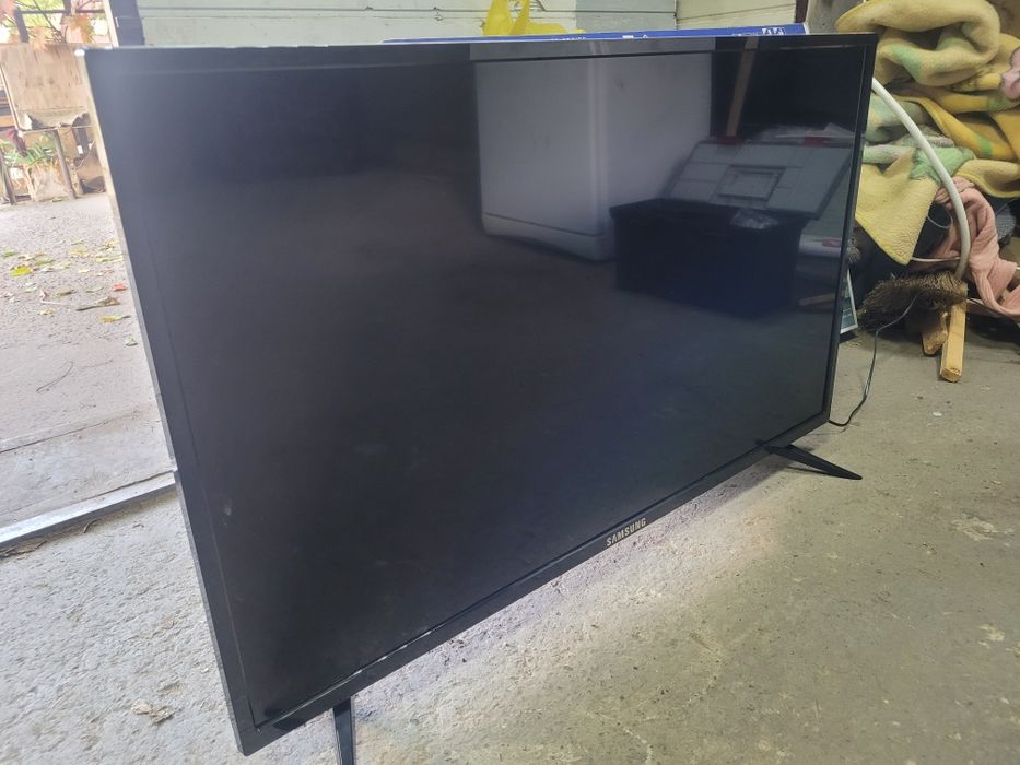 Телевизор 2024 года Samsung 43" Smart TV плазма HDMI