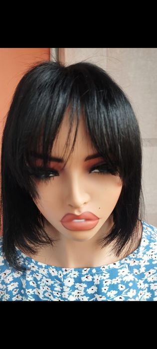 Продам парик 100%натуральный волос Каре пробор на сетке с челкой