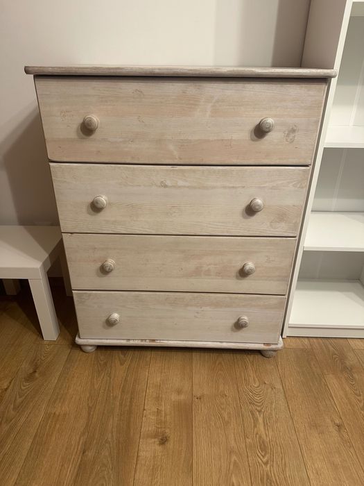 Komoda sosnowa z szufladami