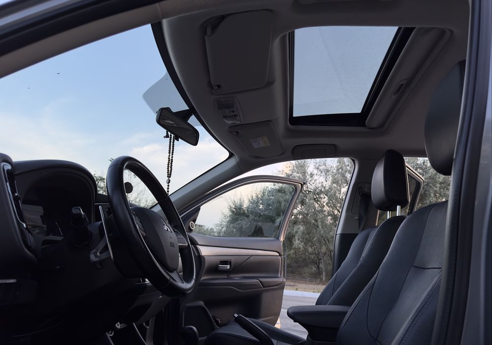 Продам MITSUBISHI Outlander 2.4 Ultimate 2014
