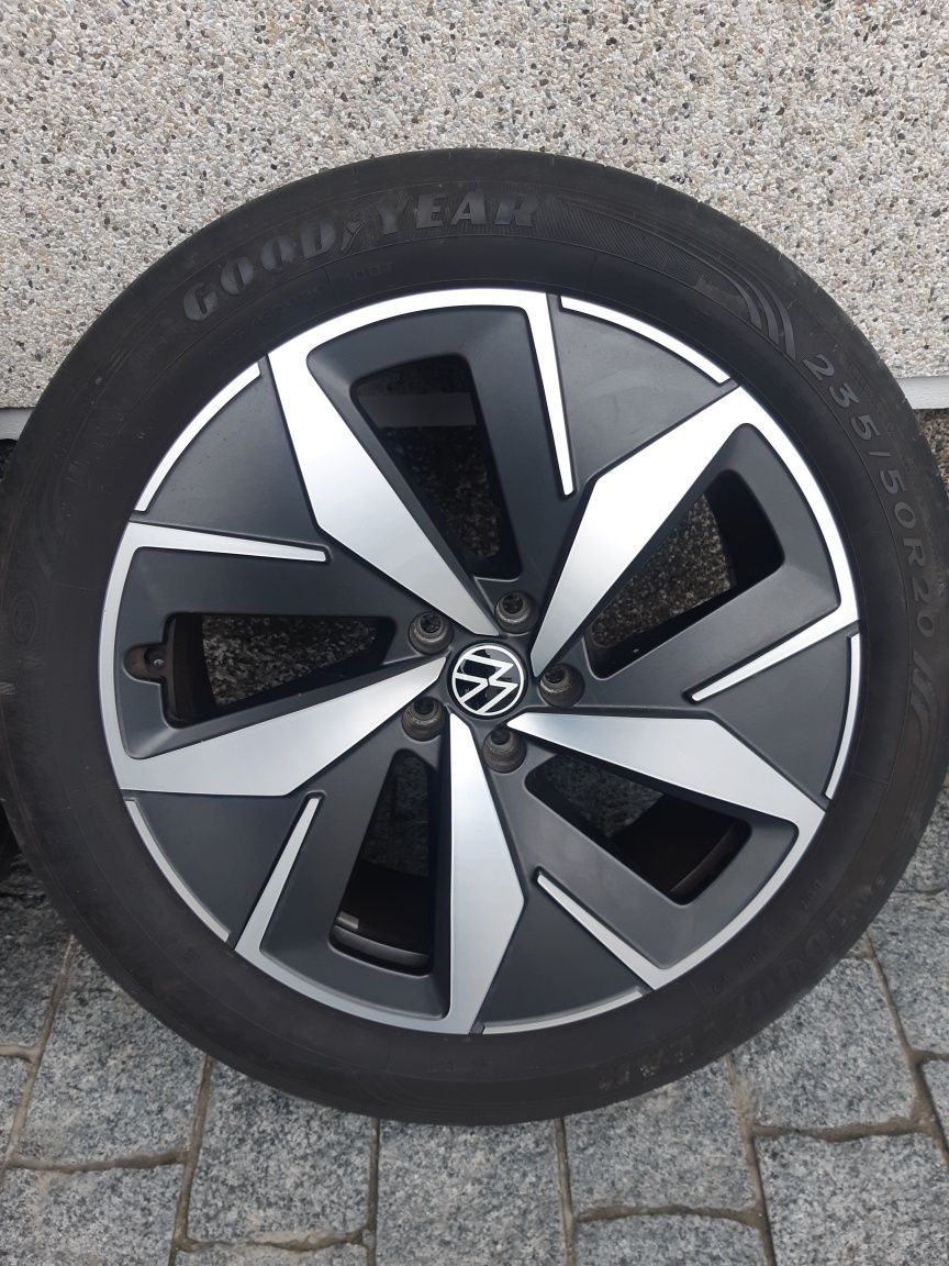 Комплект коліс Volkswagen ID 4, 6 R 20