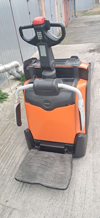 Paleciak elektryczny Toyota