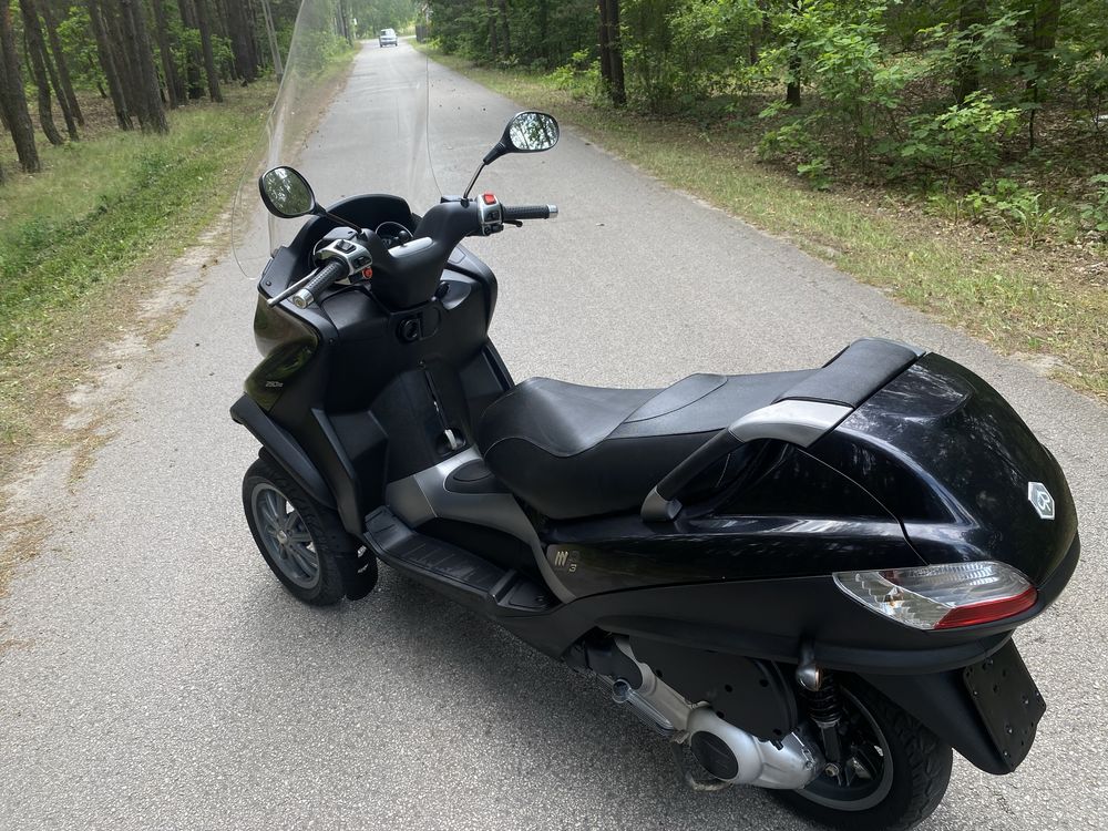 Skuter trojkolowiec Piaggio mp3 250cc Kat B