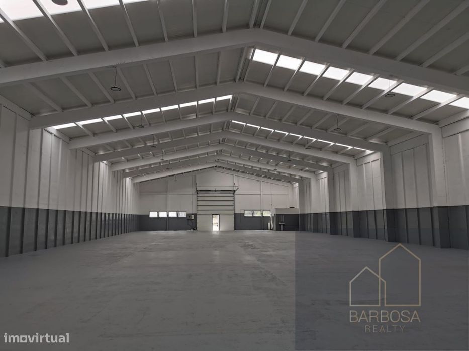 Armazém ZI MAIA totalmente renovado - 1000m2 - aeroporto+TIR+sandwich