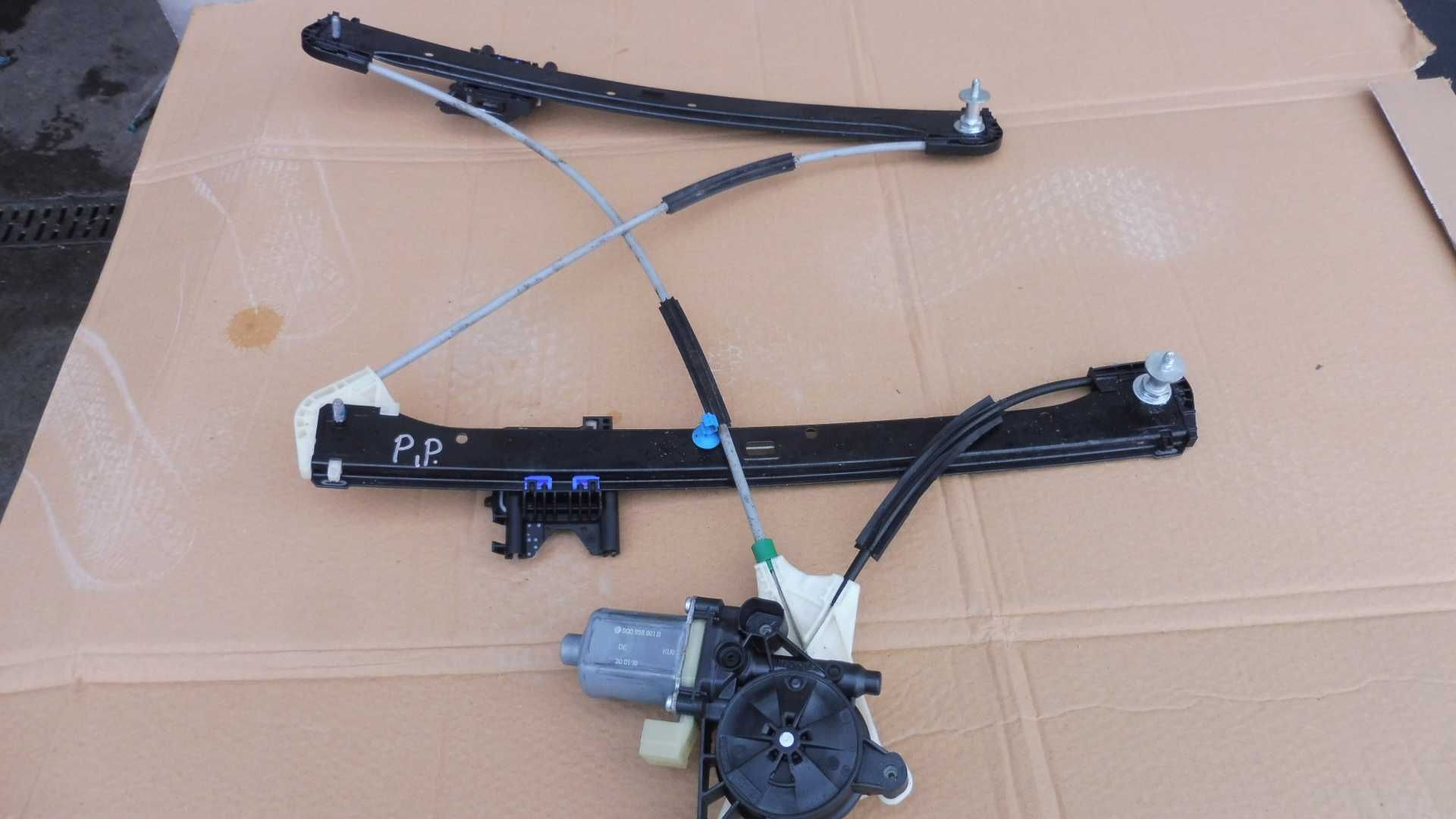 Mechanizm podnośnik szyby Prawy przód 5drzwi Audi A3 S3 8V  Silniczek