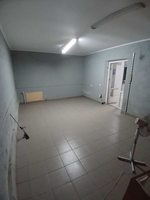 Продається комерційне приміщення.