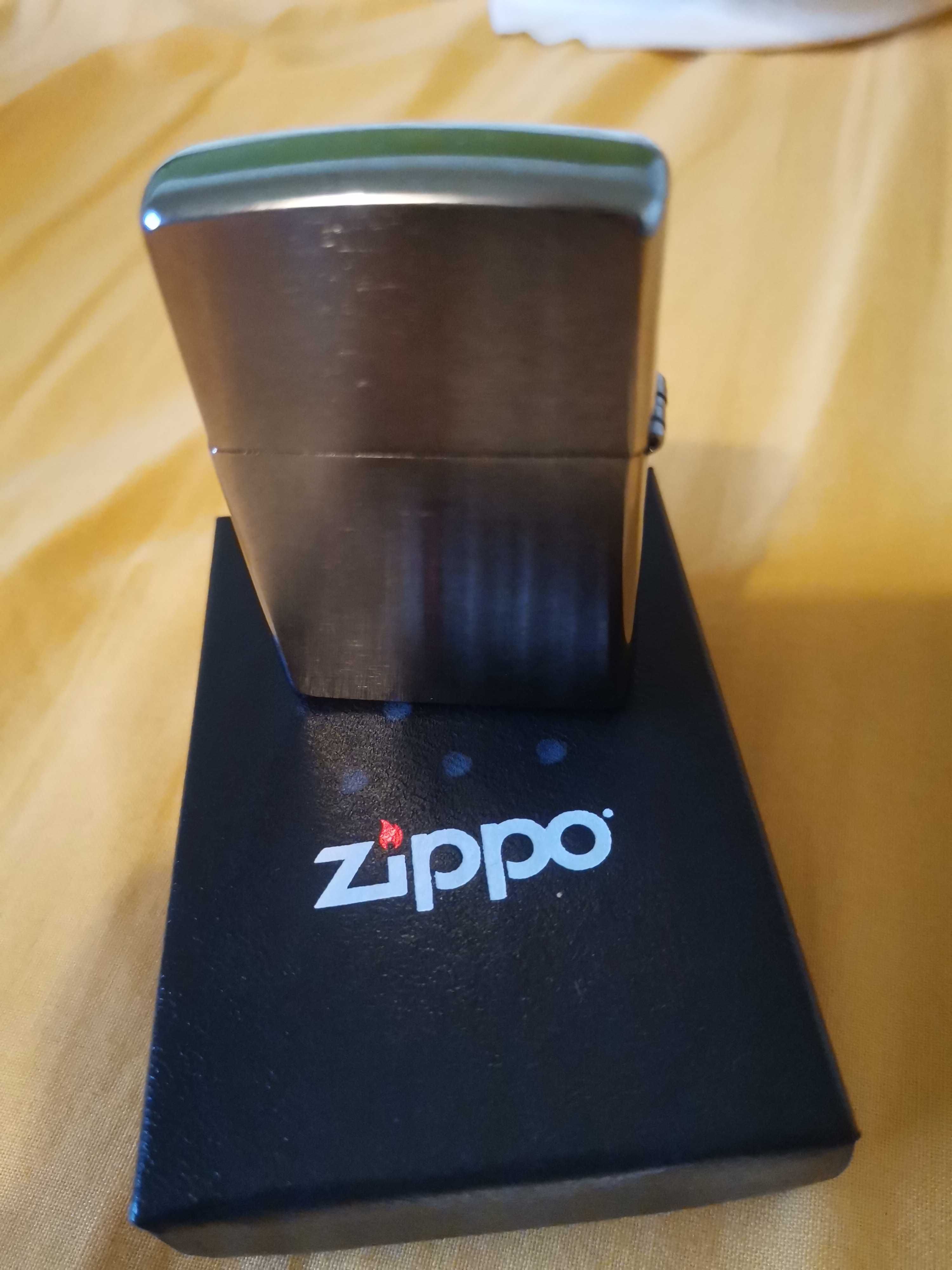 Esqueiro Zippo impecável