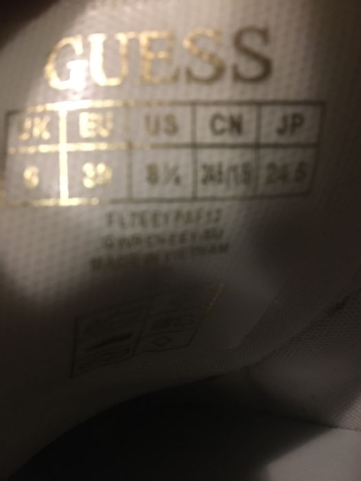 Buty Guess rozmiar 39