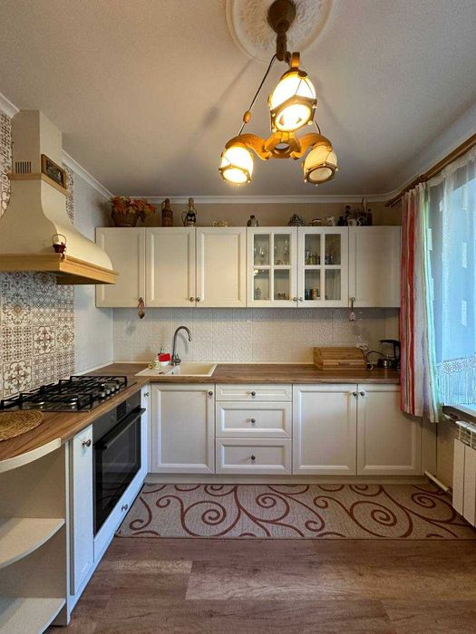 Оренда 2 кімнатної квартири по вулиці Антоненка-Давидовича СИХІВ