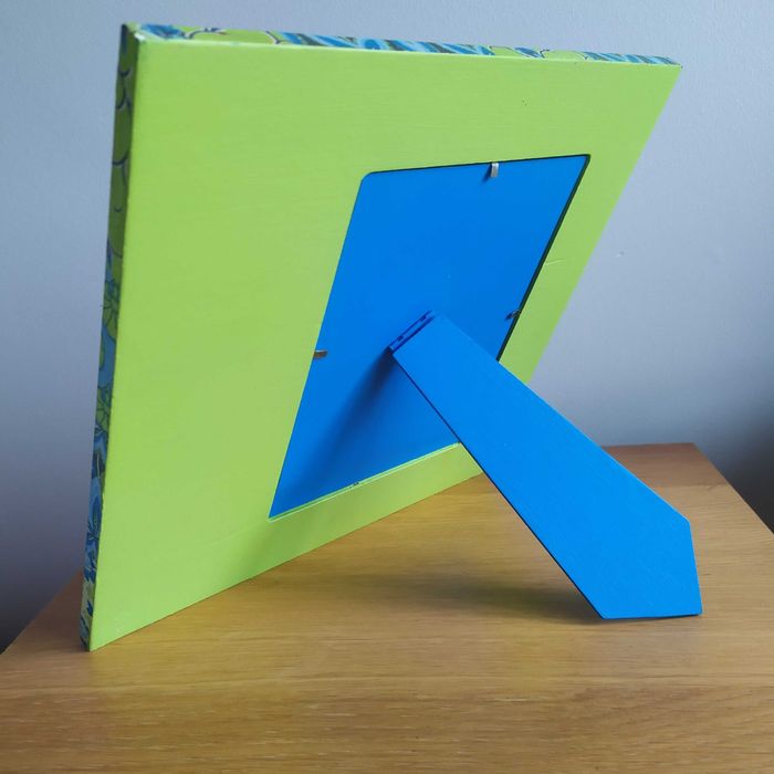 Moldura de madeira feital com técnica do guardanapo - NOVA