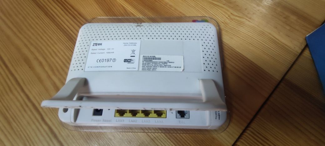 ADSL модем ZTE ZXV10 H108L