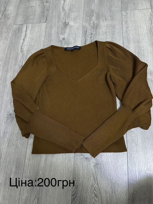 Кофти, боді  в гарному стані за приємними ціна .В розмірі м-с.