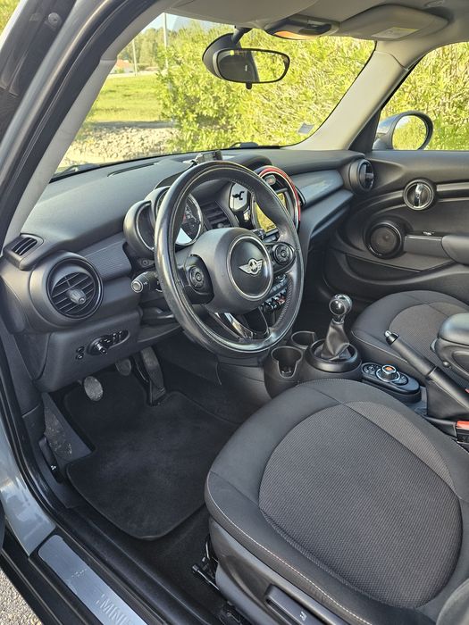 Mini Cooper D 1.5 115cv