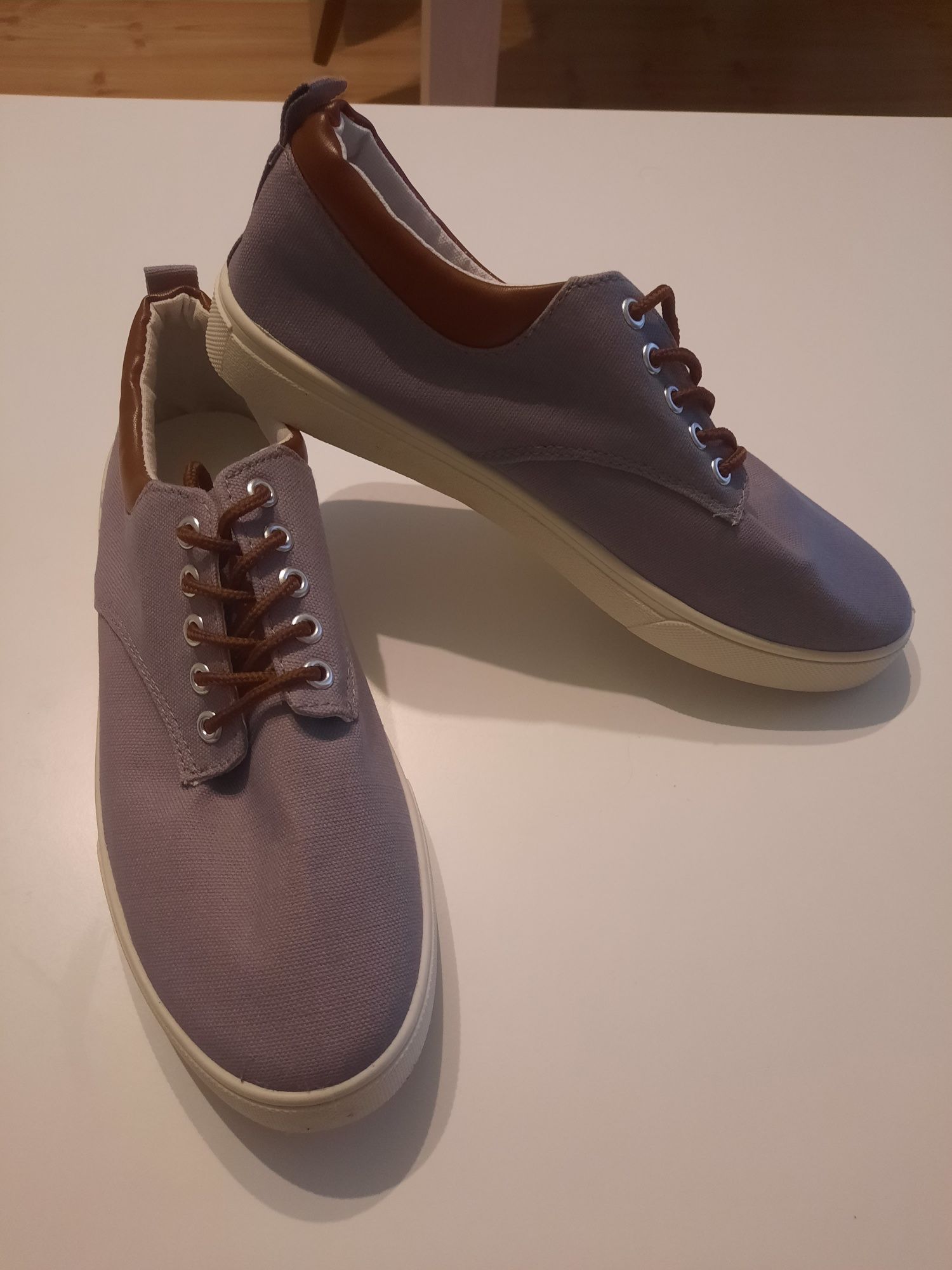 Nowe buty trampki ladne prezent modne typ buta jak conversy