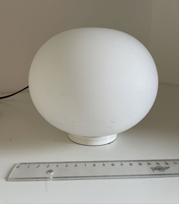 Candeeiro de mesa FLOS Mini Glo-Ball design de J.Morrisson