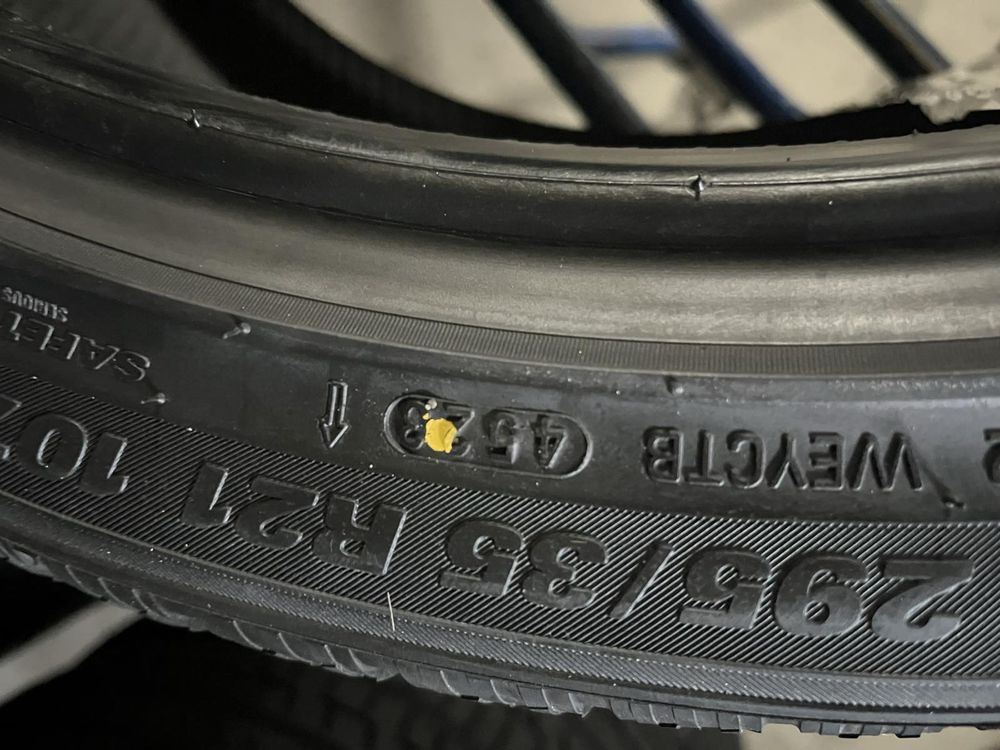 295/35/21 R21 Kumho Winter Craft WS71 4шт нові зима