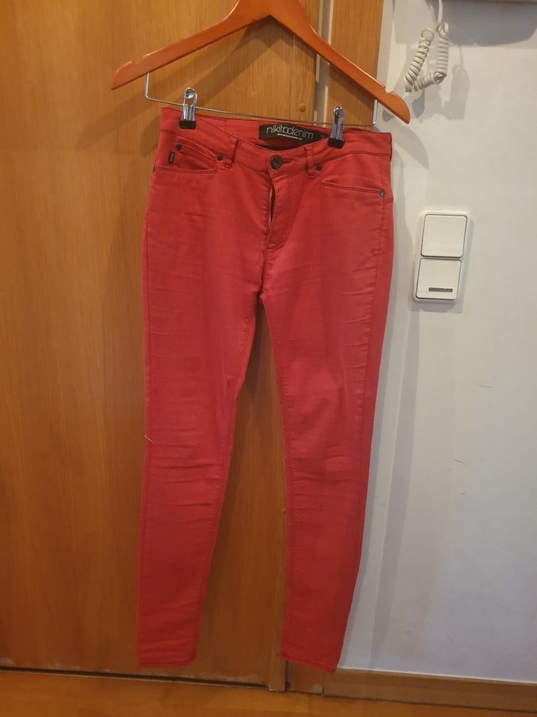 Calças Vemelhas Mulher Nikkita