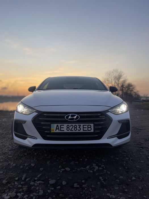 Hyundai Elantra Sport  2018 White 1.6L turbo