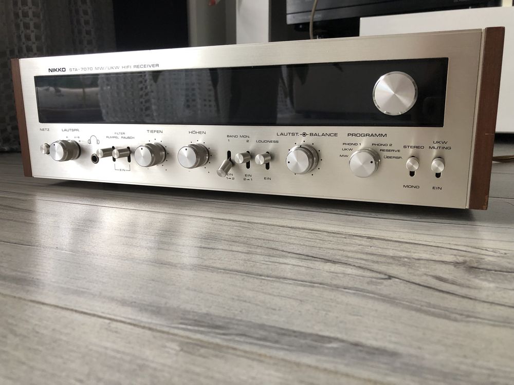 Amplituner Nikko STA-7070