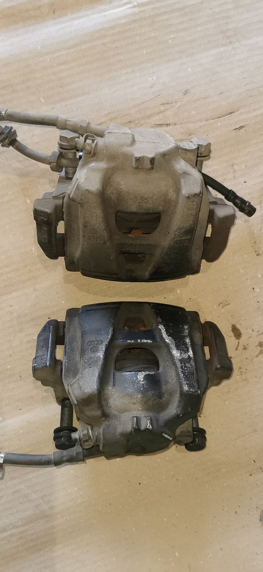 Pinças de travão original Audi A4 b8 2.0 do ano 2010