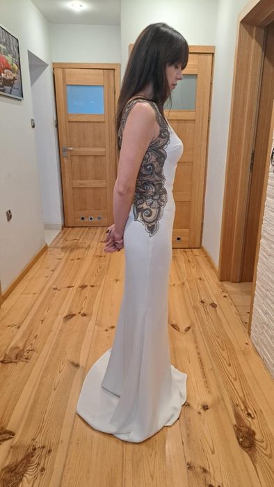 Nowa suknia ślubna TARIK EDIZ-z kolekcji 2024