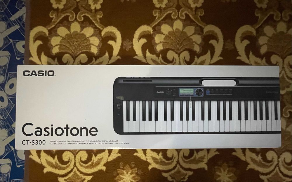 Casio CT-S300 + pedał Roland DP-2, stan idealny, 4 miesiące