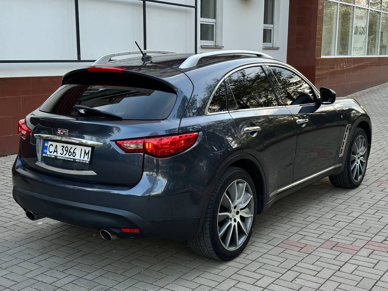 Продам Infinity FX35
