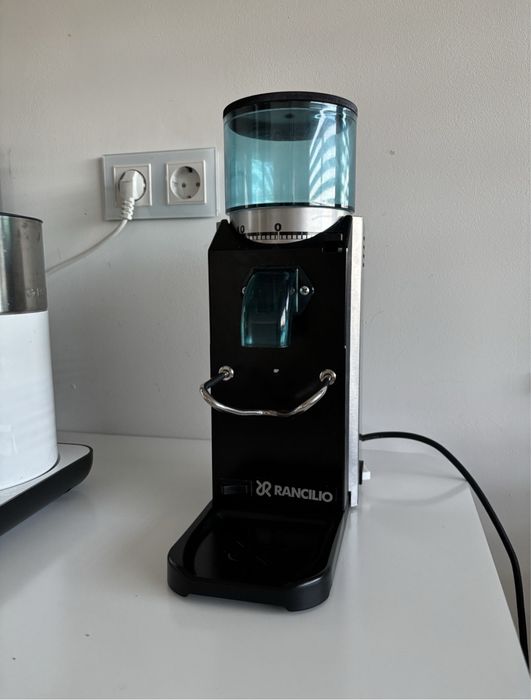 Profesjonalny żarnowy młynek do kawy Rancilio Rocky SD