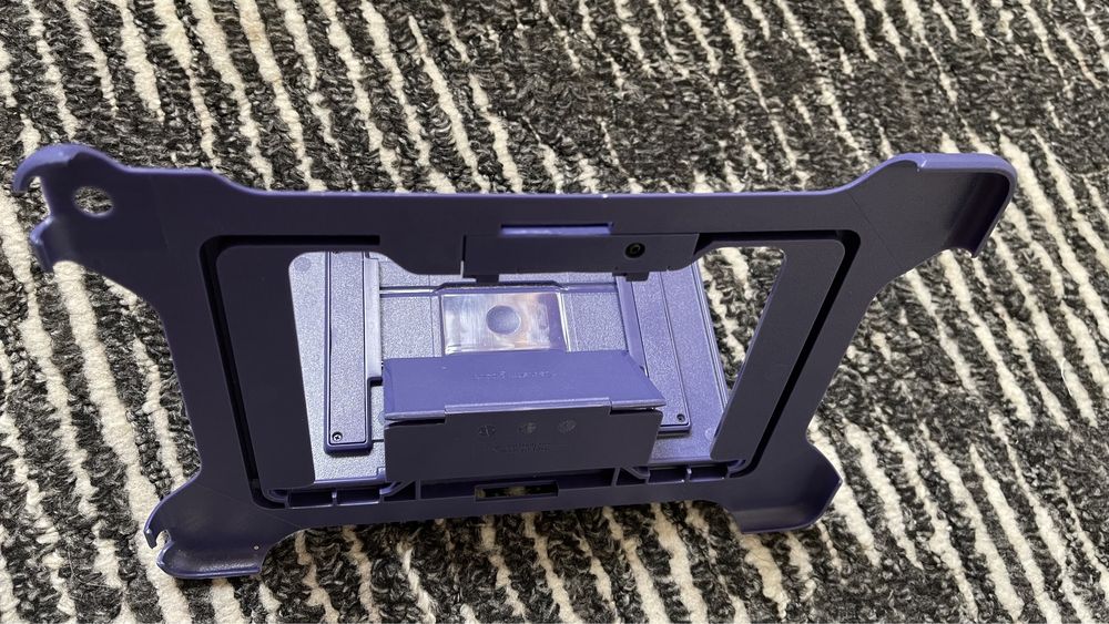 Пластиковая накладка на планшет