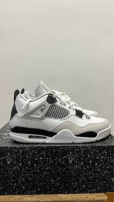 Jordan_4_Retro_Black_Military Biegania / Roz.42