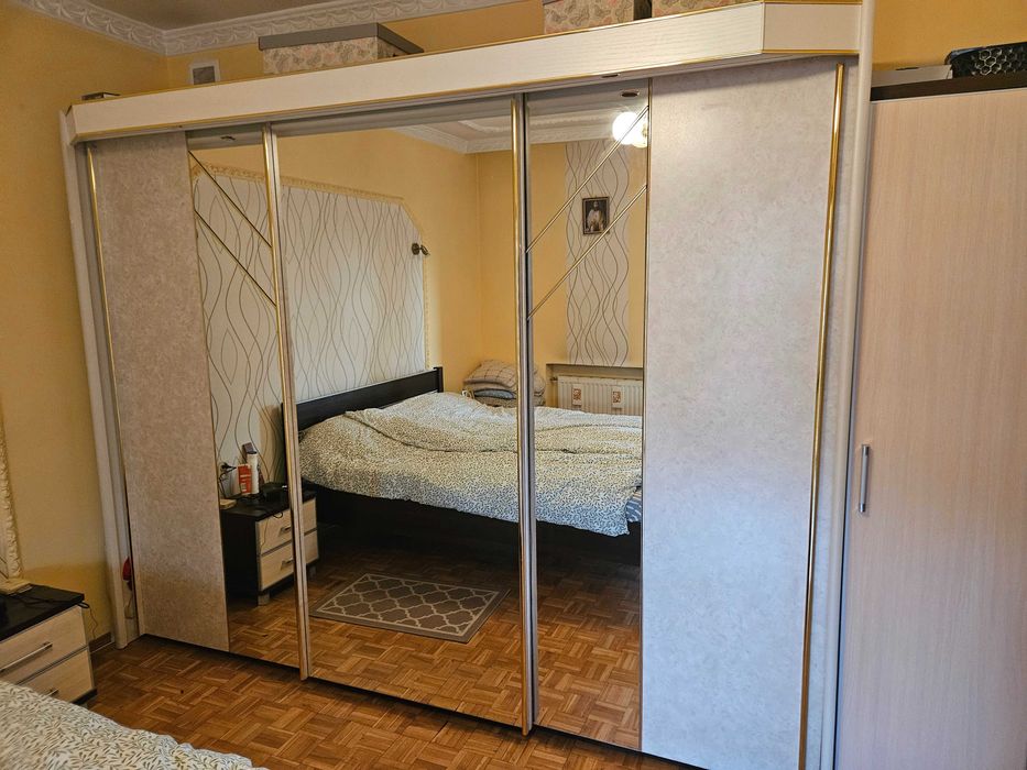 szafa przesuwna trzydrzwiowa 270/210