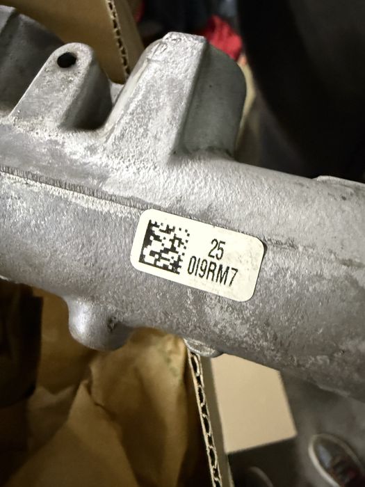 Автозапчастини продаж