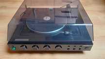 Gramofon Universum ze wzmacniaczem.