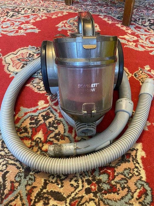 Scarlett 1500W пилосос, пилотяг. Робочий
