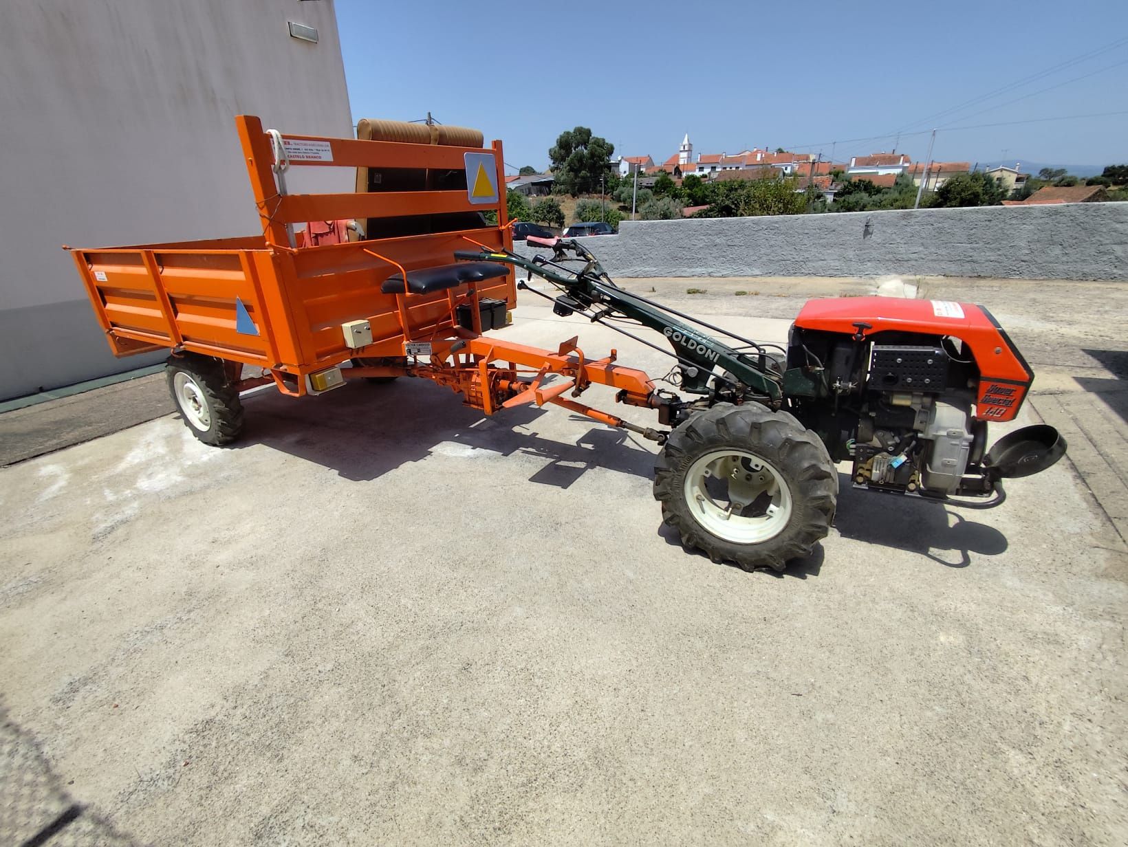 Motocultivador com atrelado Goldoni super special 140
